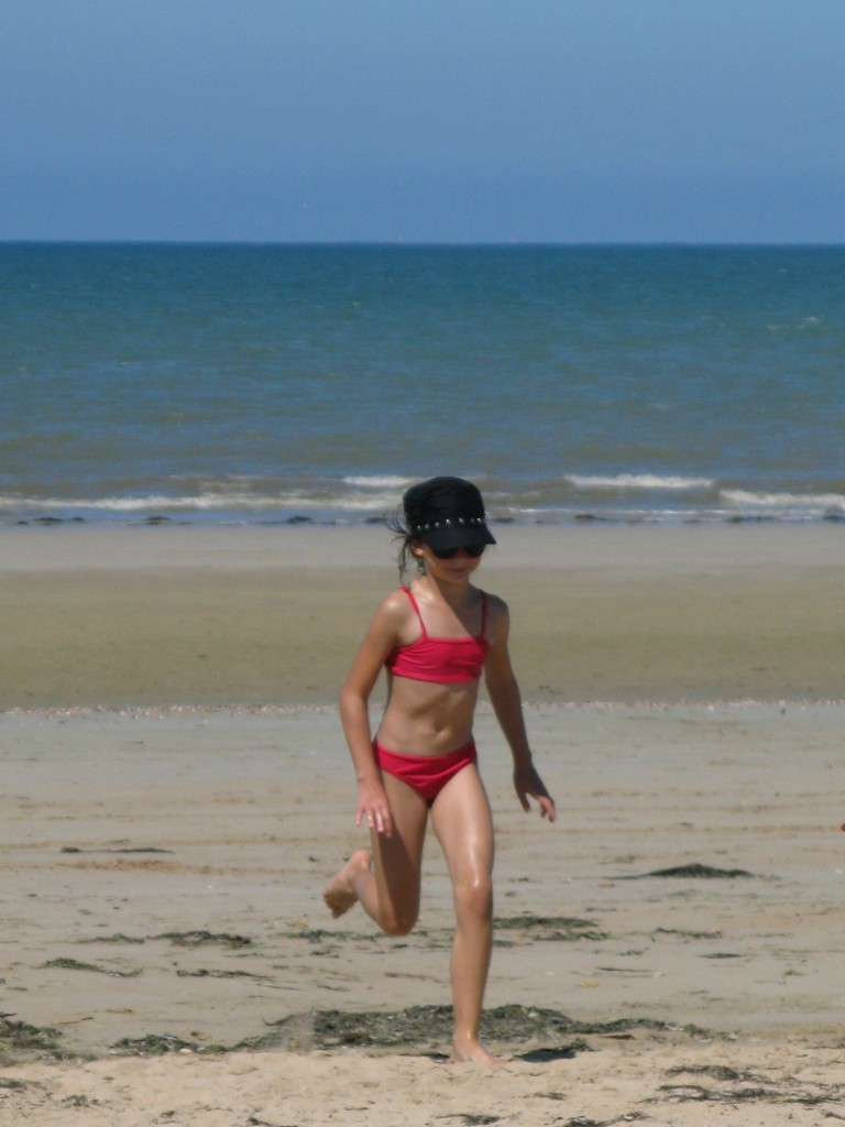Girl 2 at the beach (1).JPG