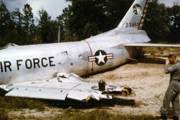 52-3868 F-86D-40-NA 85 FIS Aug 1