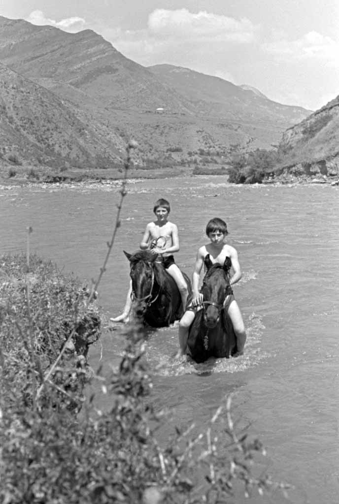 1977 Chechnya-River-Argun.jpg