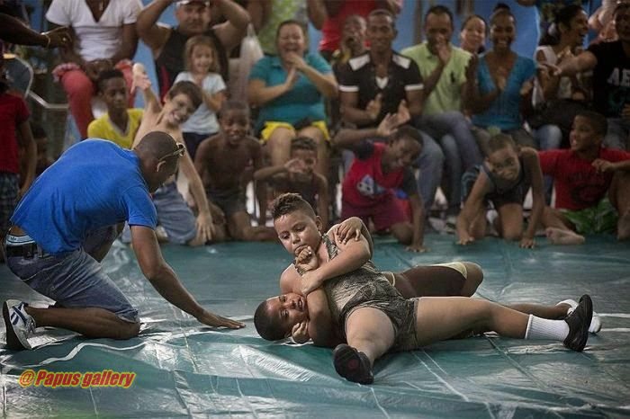Cuban Wrestlers  10.jpg