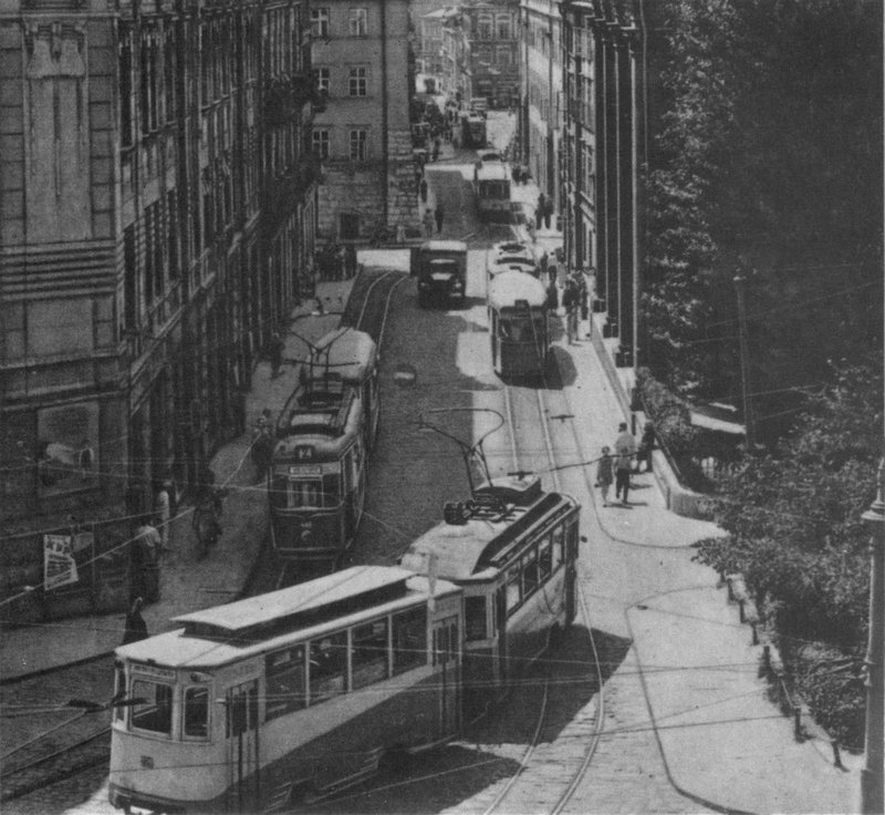 Трамвайное движение во Львове.jp