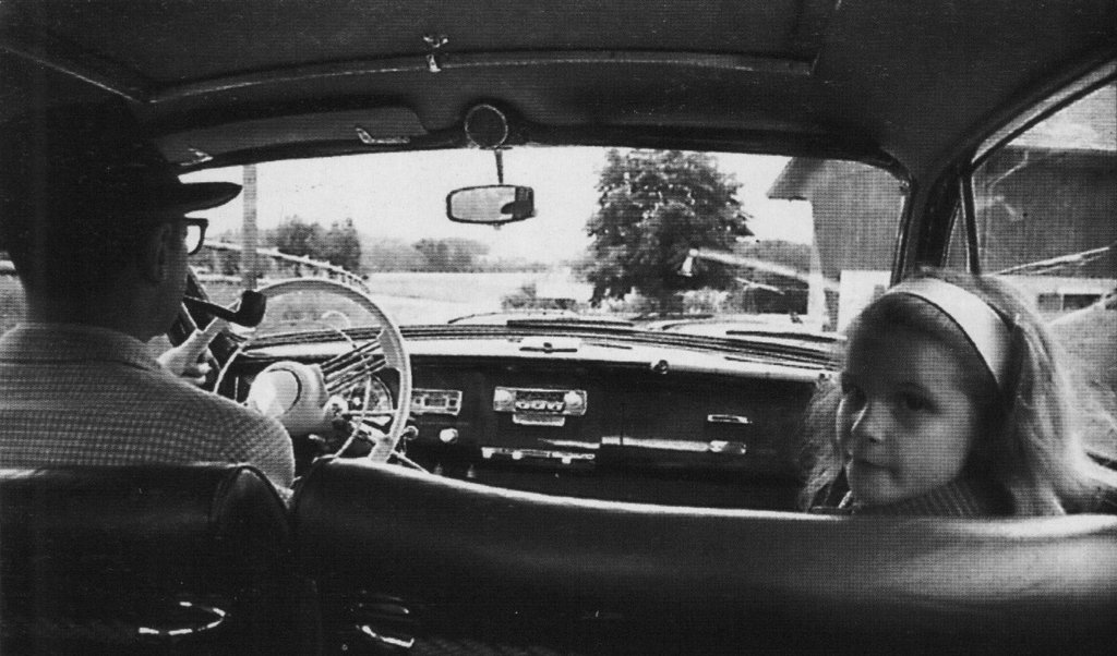 Жорж Сименон с дочерью в авто.jp