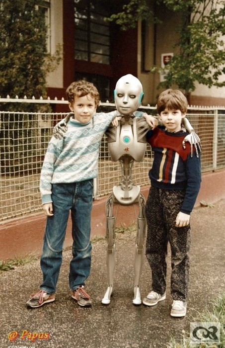 Childhood-Friends-Alien.jpg