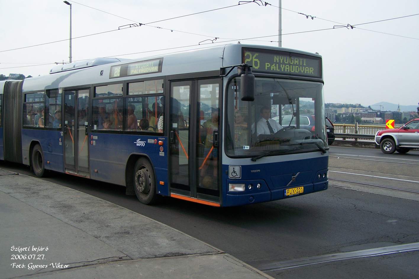 Busz FJX-221.JPG