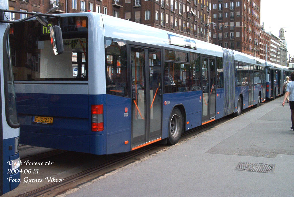 Busz FJX-232.jpg