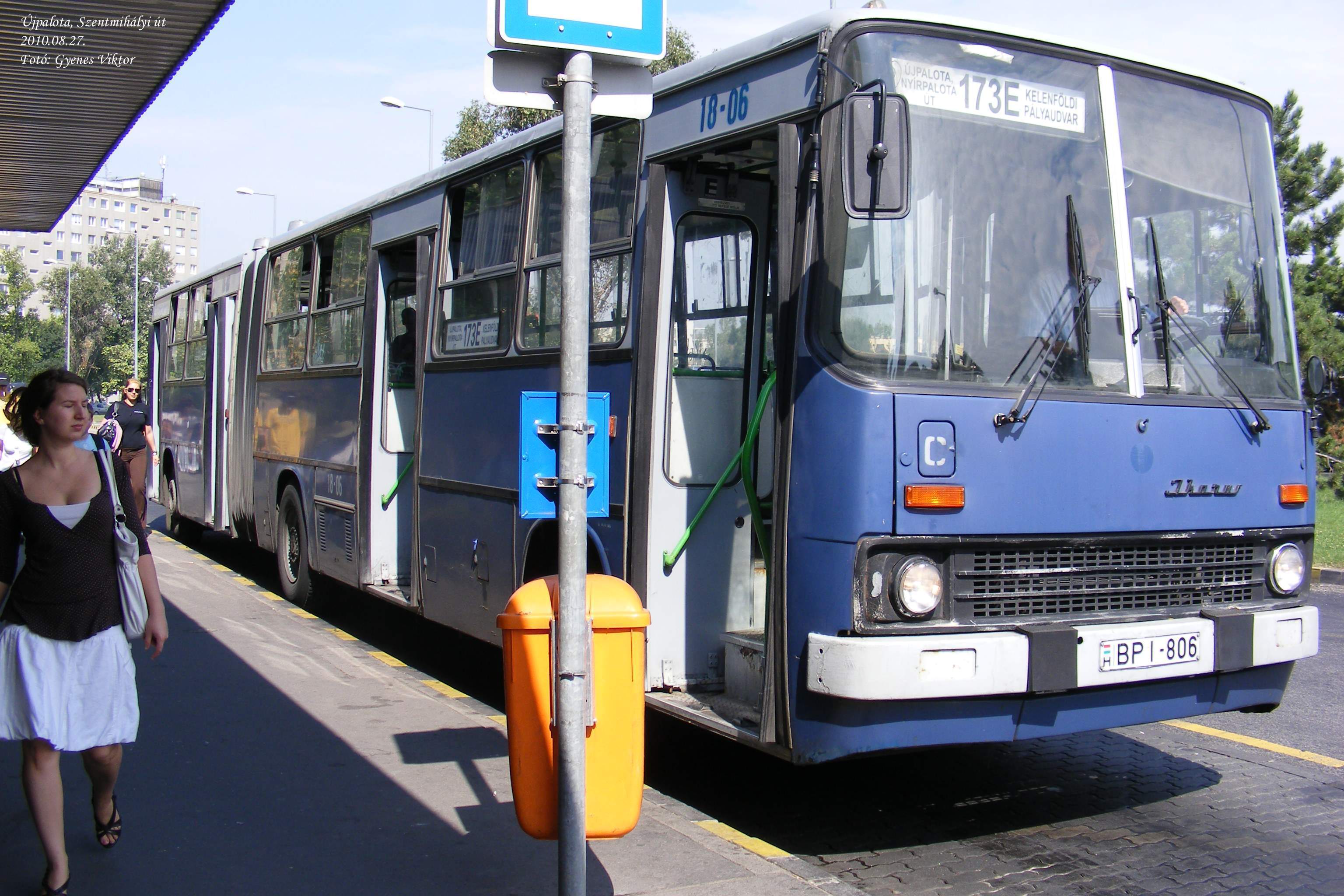 Busz BPI-806_2.jpg