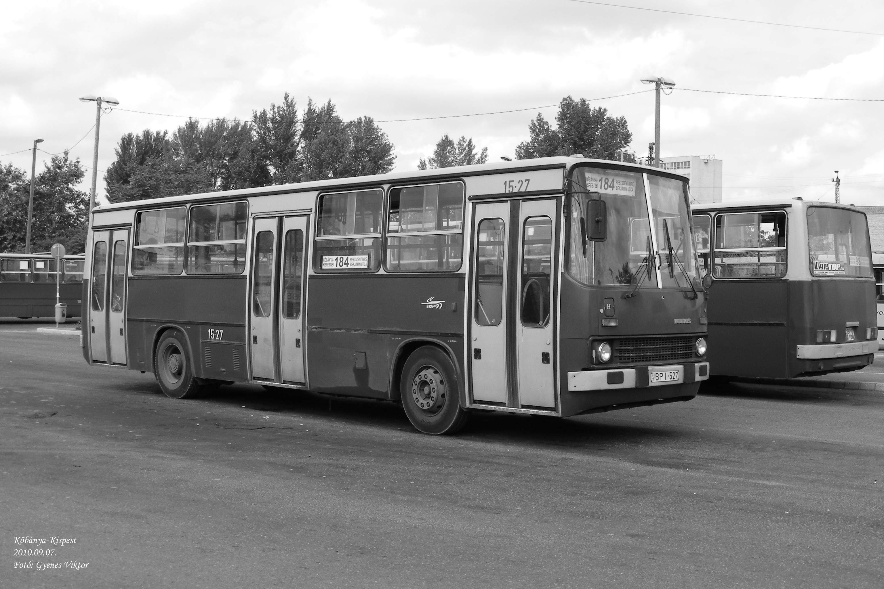 Busz BPI-527_1.jpg