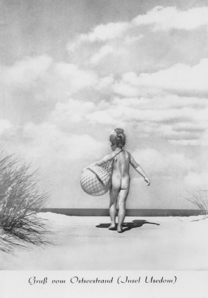 Девочка на пляже 1.jpg