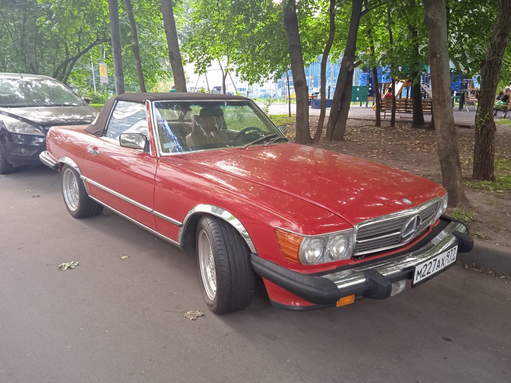 88348685ZeO.jpg