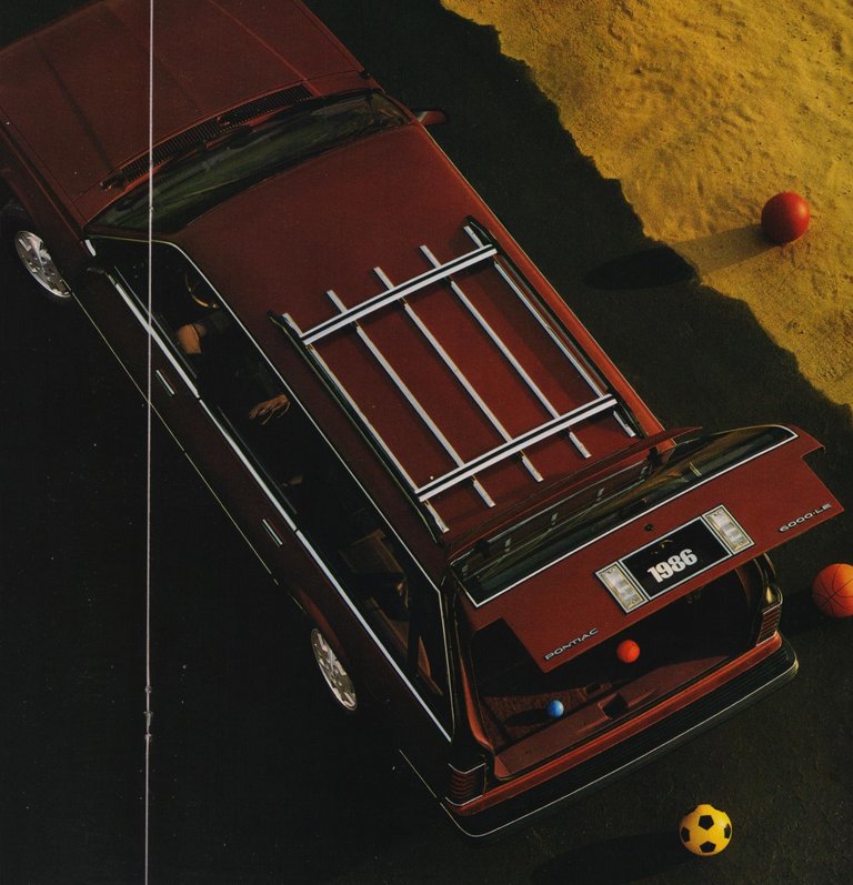 1986 Pontiac 6000 LE Wagon.jpg